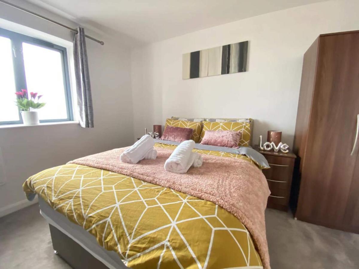 Beach Front Apt With Stunning Sea View Swansea Buitenkant foto