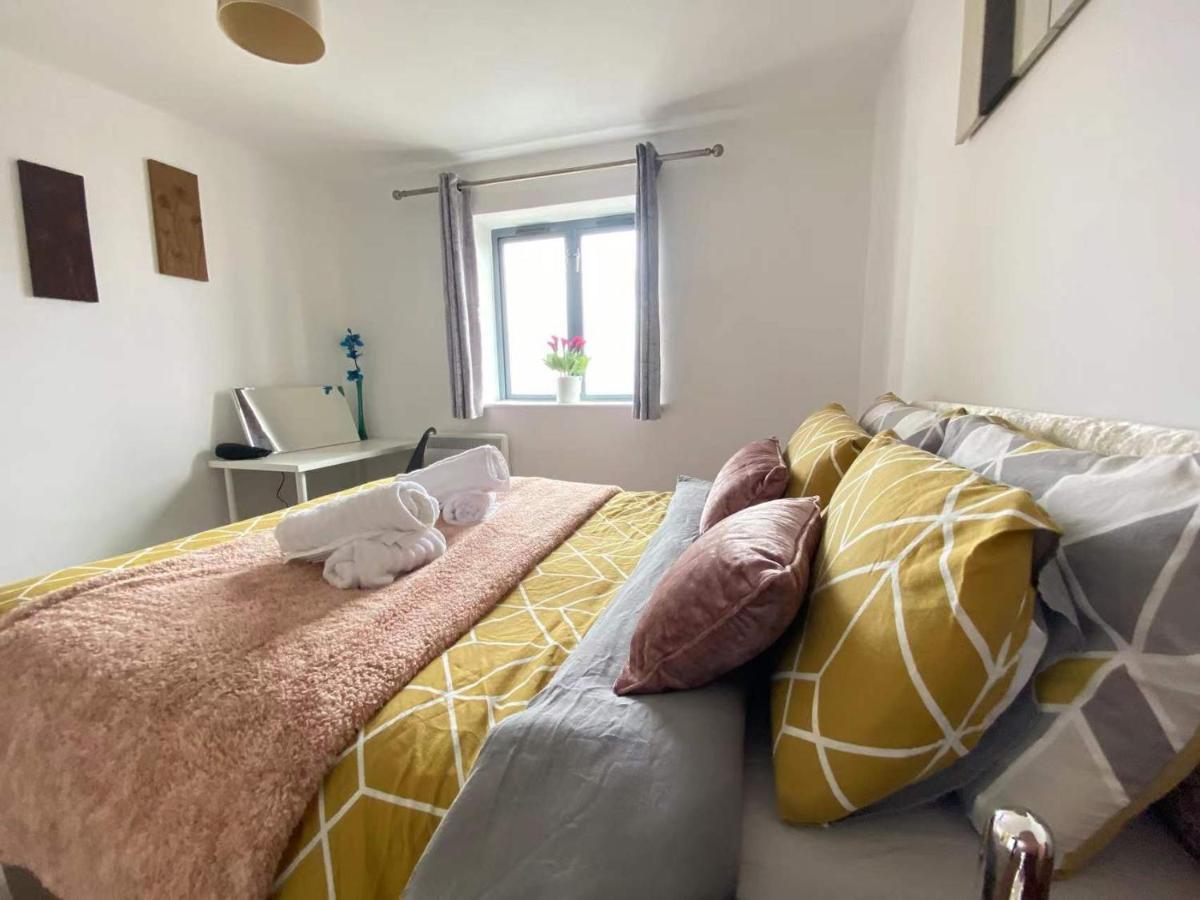 Beach Front Apt With Stunning Sea View Swansea Buitenkant foto