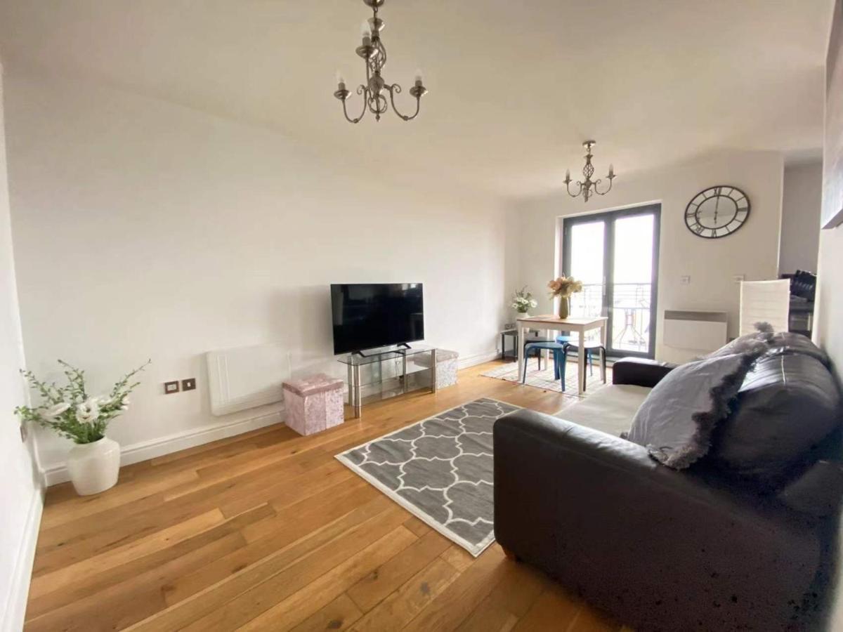 Beach Front Apt With Stunning Sea View Swansea Buitenkant foto