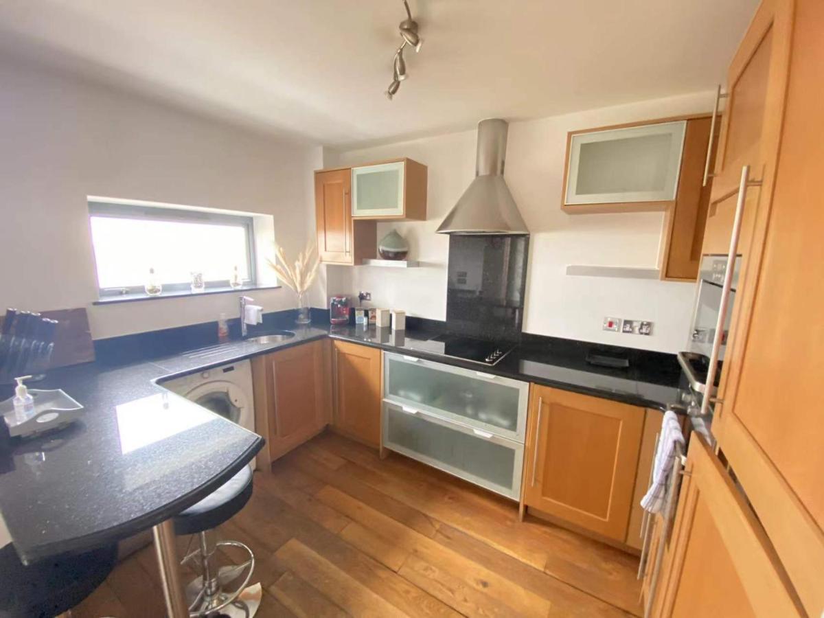 Beach Front Apt With Stunning Sea View Swansea Buitenkant foto