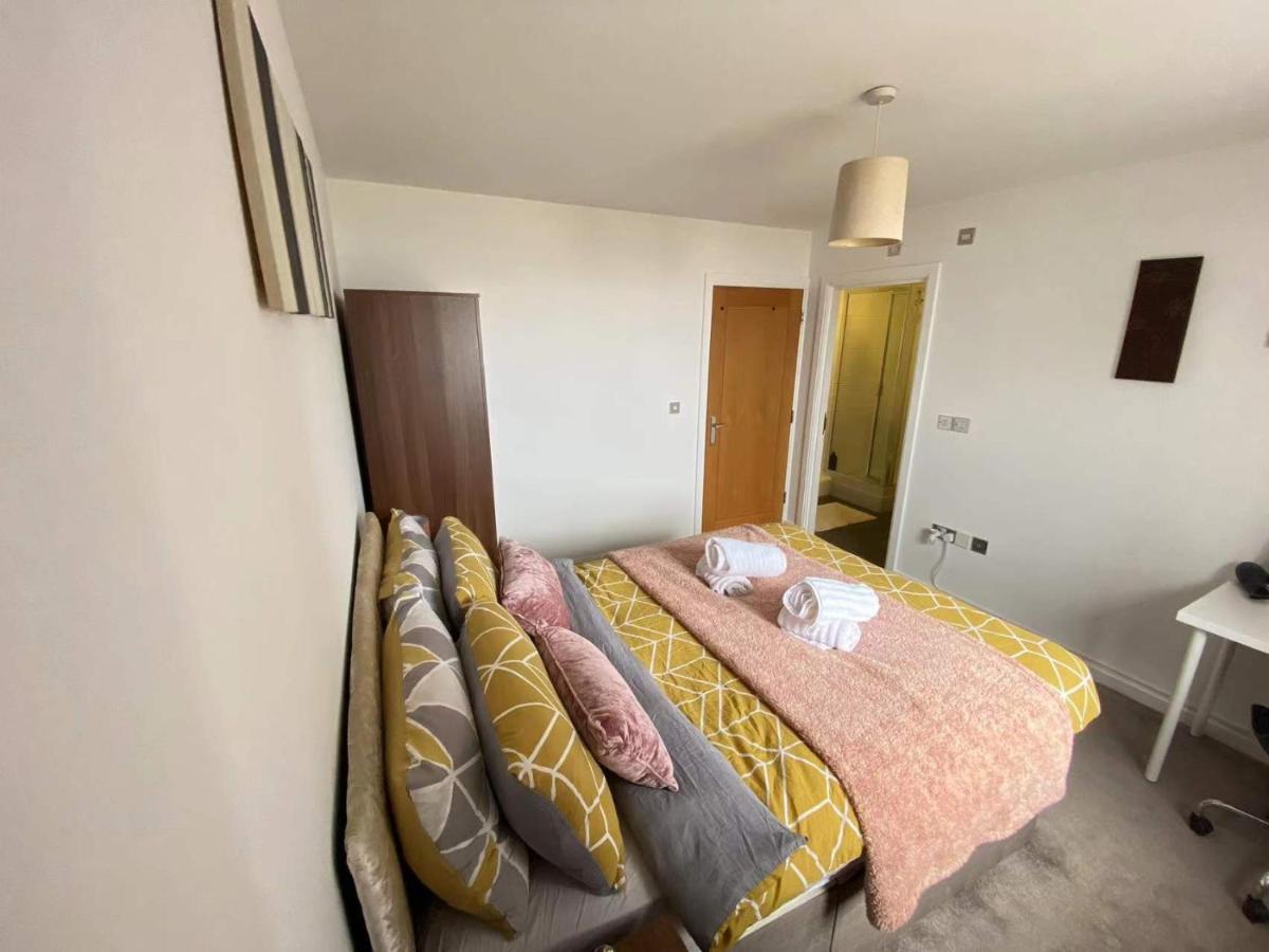 Beach Front Apt With Stunning Sea View Swansea Buitenkant foto