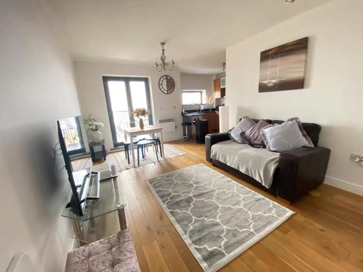 Beach Front Apt With Stunning Sea View Swansea Buitenkant foto