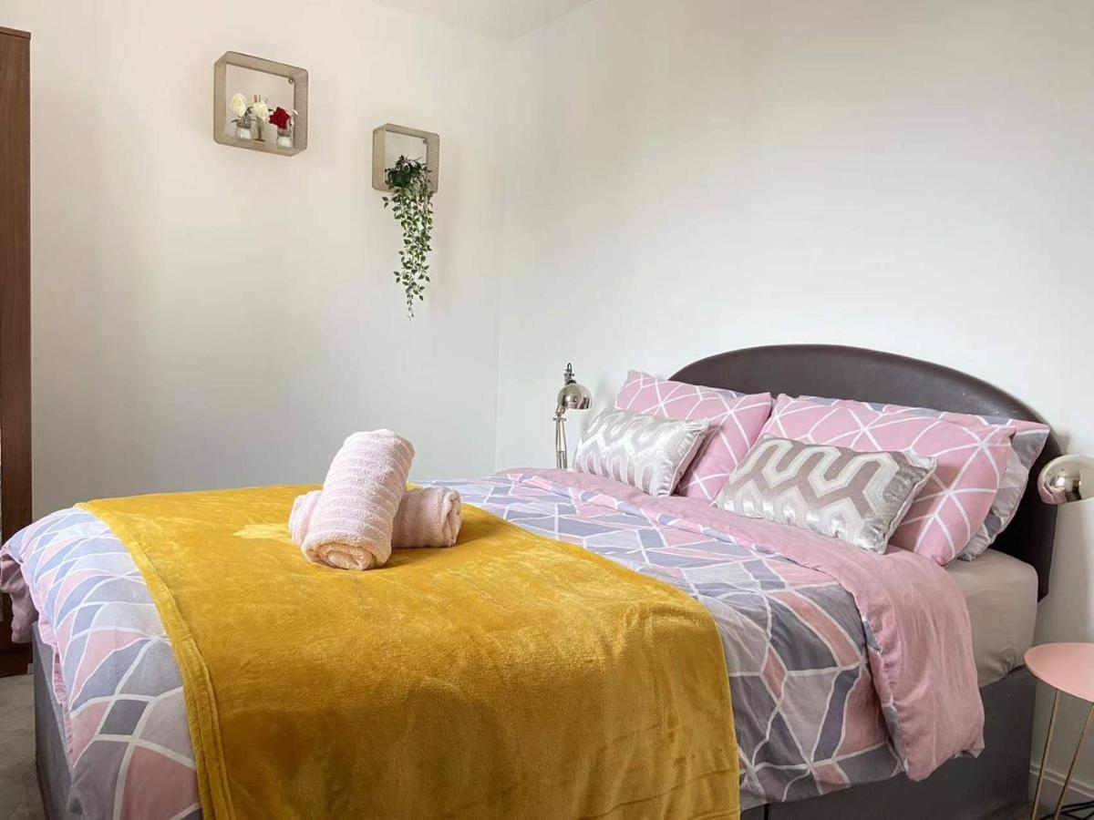 Beach Front Apt With Stunning Sea View Swansea Buitenkant foto