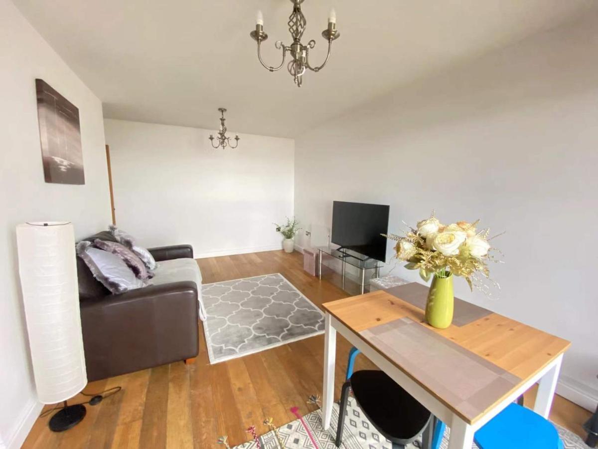 Beach Front Apt With Stunning Sea View Swansea Buitenkant foto