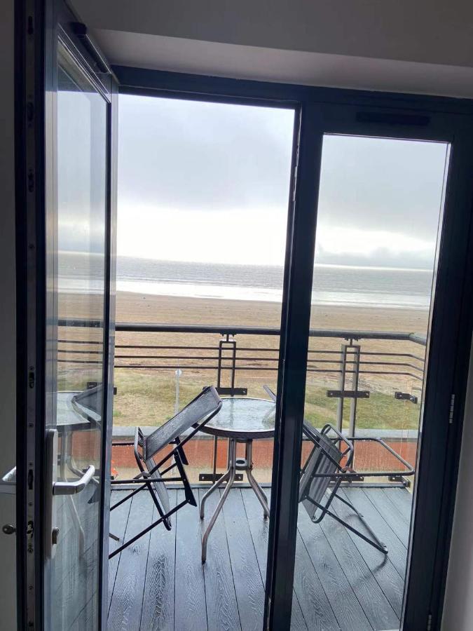 Beach Front Apt With Stunning Sea View Swansea Buitenkant foto