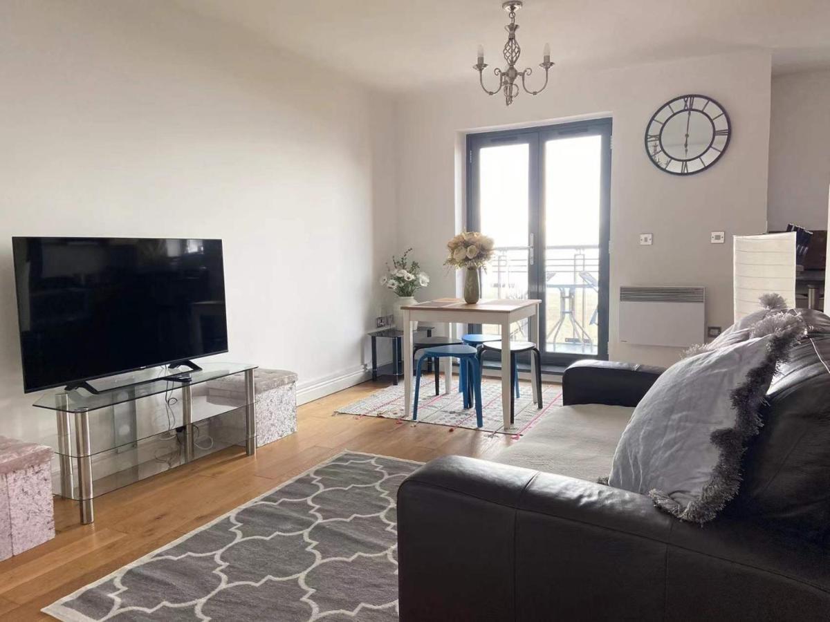 Beach Front Apt With Stunning Sea View Swansea Buitenkant foto