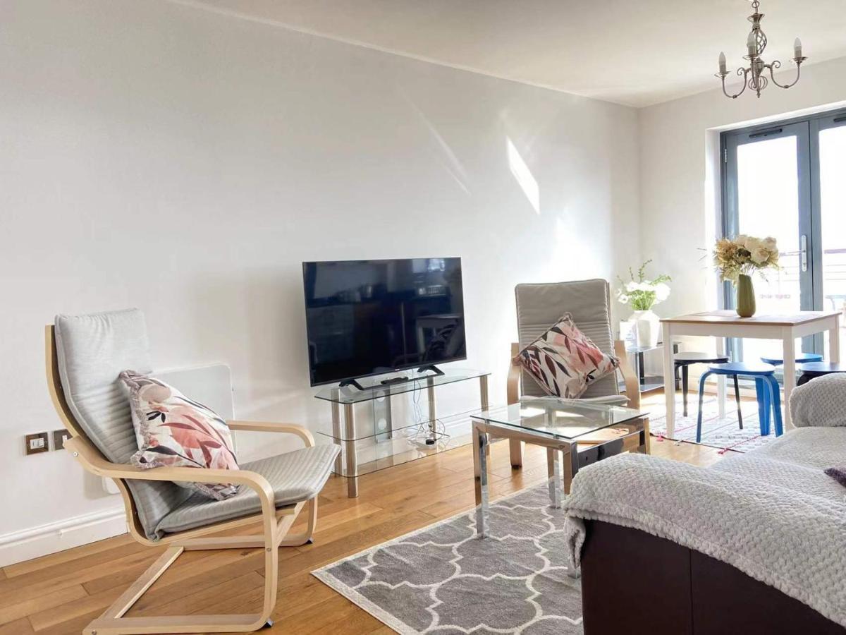 Beach Front Apt With Stunning Sea View Swansea Buitenkant foto